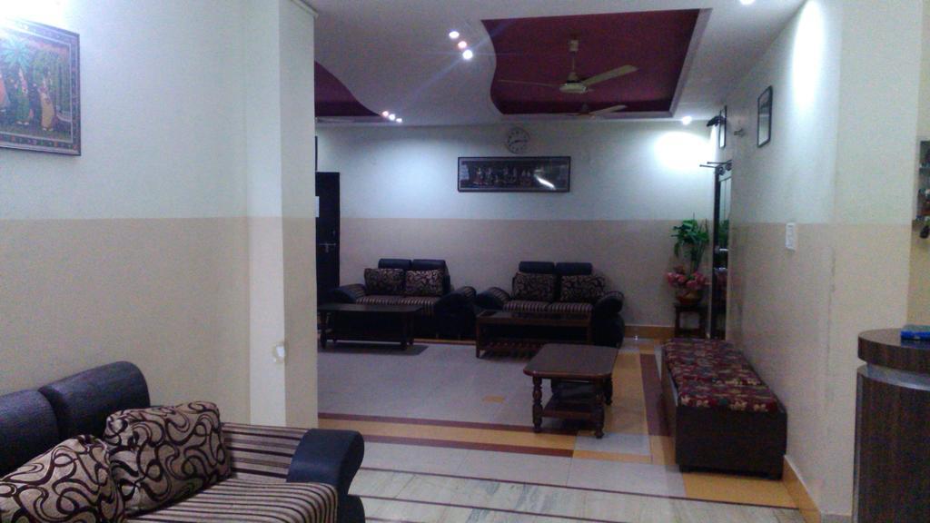 Hotel Kanishka Канпур Екстериор снимка