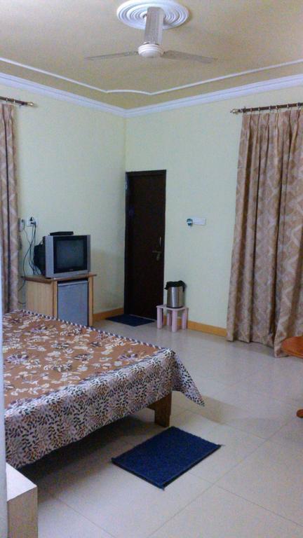 Hotel Kanishka Канпур Стая снимка